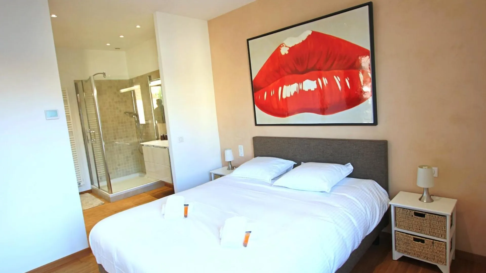 130 M3 Apartment With 3 En-Suite Bedrooms And Exceptional Sea View Cannes